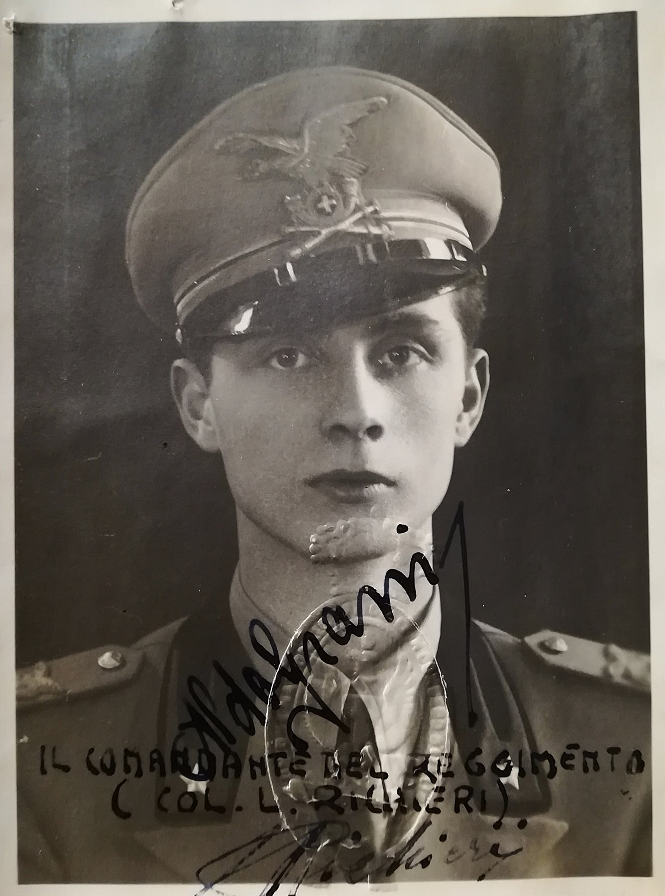 Ritratto del padre Aldo Grassi in bustina con l’aquila, con dedica autografa, 1939